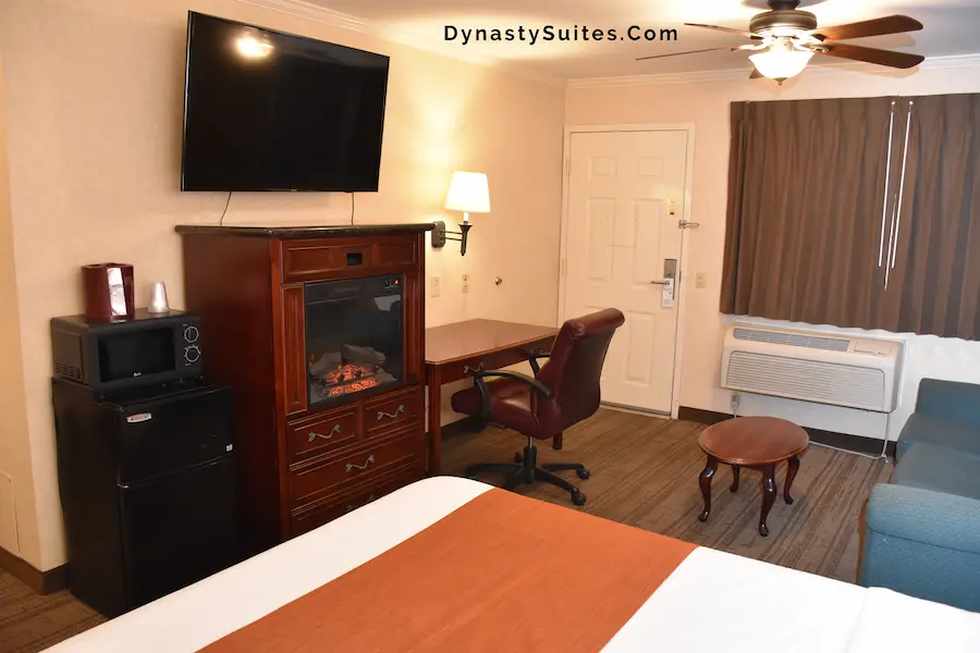 Executive room at Dynasty Suites Redlands
